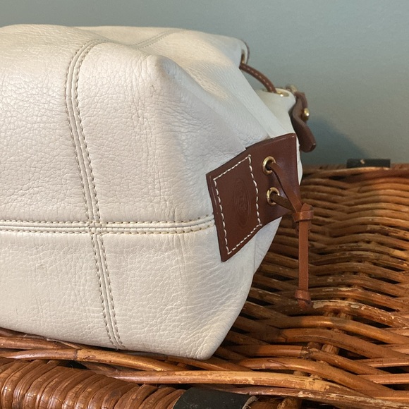 Dooney & Bourke White Leather Bucket Bag Purse - Picture 12 of 12